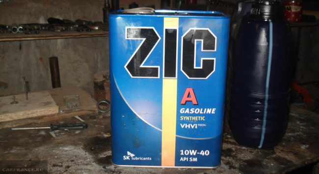 Полусинтетическое масло ZIC 10W-40 в двигатель Лада Калина