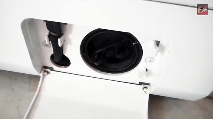 Как очистить стиральную машину от накипи и грязи с помощью соды и уксуса